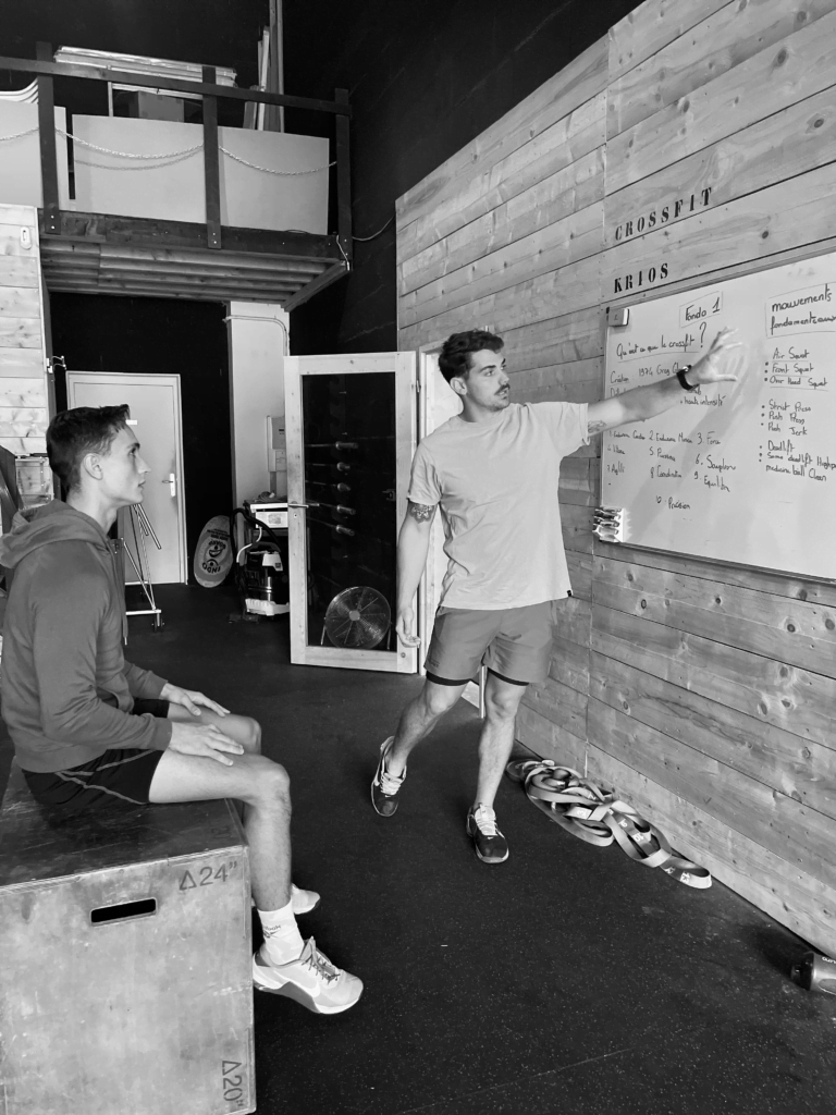 Coach sportif personnel en action