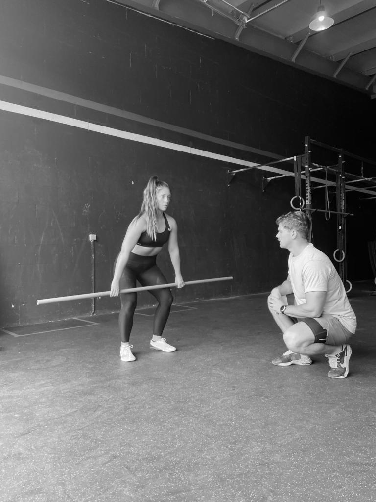 Coach sportif personnel en action